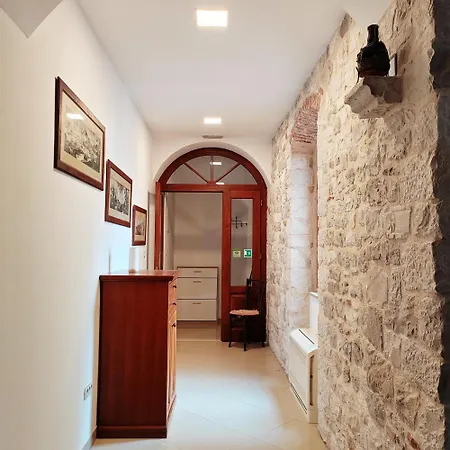 Luxury Stone Paradise Within The Walls Of The Diocletian Palace - Old Town *