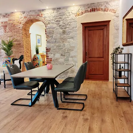 Daire Luxury Stone Paradise Within The Walls Of The Diocletian Palace - Old Town Split